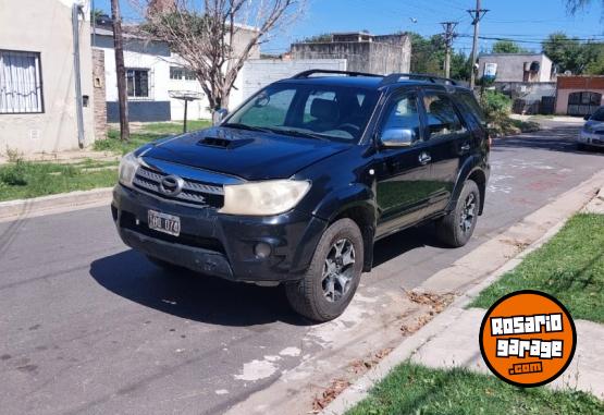 Camionetas - Toyota Hilux sw4 4x4 automatica 2009 Diesel 340000Km - En Venta