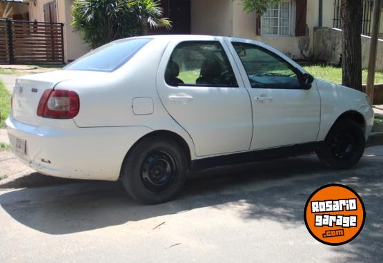 Autos - Fiat Siena 2011 GNC 380000Km - En Venta