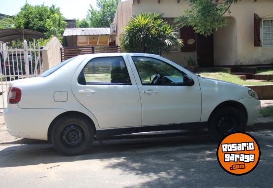 Autos - Fiat Siena 2011 GNC 380000Km - En Venta