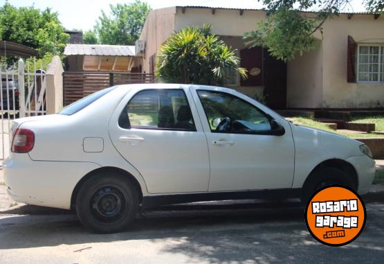 Autos - Fiat Siena 2011 GNC 380000Km - En Venta
