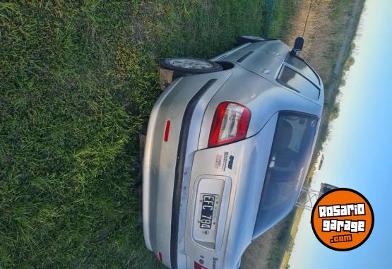 Autos - Fiat Siena 2004 Nafta 200000Km - En Venta