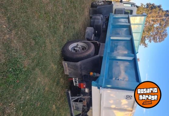 Camiones y Gras - Cargo 1517 - En Venta