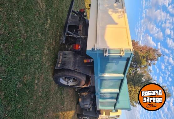 Camiones y Gras - Cargo 1517 - En Venta