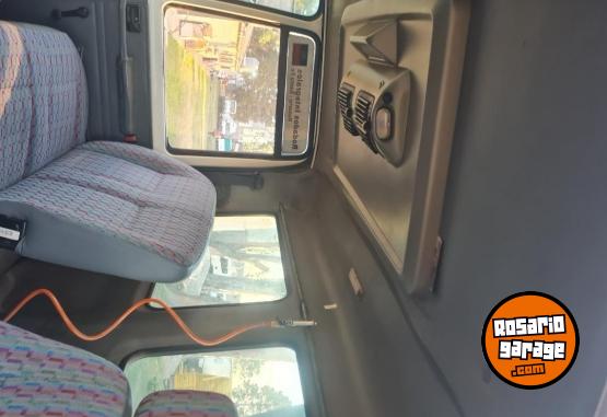 Camiones y Gras - Cargo 1517 - En Venta