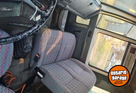 Camiones y Gras - Cargo 1517 - En Venta