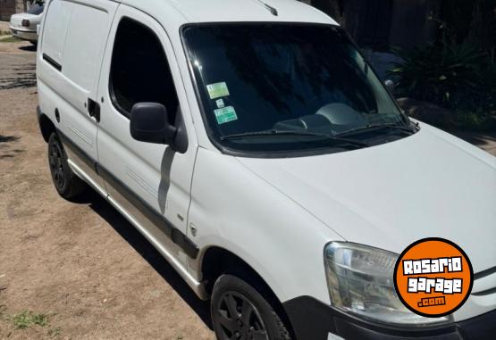 Utilitarios - Peugeot Partner 2012 Diesel 148000Km - En Venta
