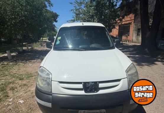 Utilitarios - Peugeot Partner 2012 Diesel 148000Km - En Venta