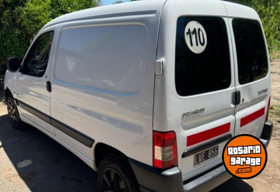 Utilitarios - Peugeot Partner 2012 Diesel 148000Km - En Venta
