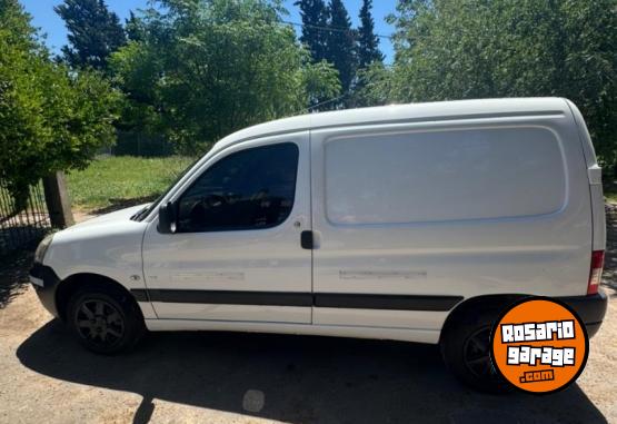 Utilitarios - Peugeot Partner 2012 Diesel 148000Km - En Venta