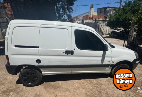 Utilitarios - Peugeot Partner 2012 Diesel 148000Km - En Venta
