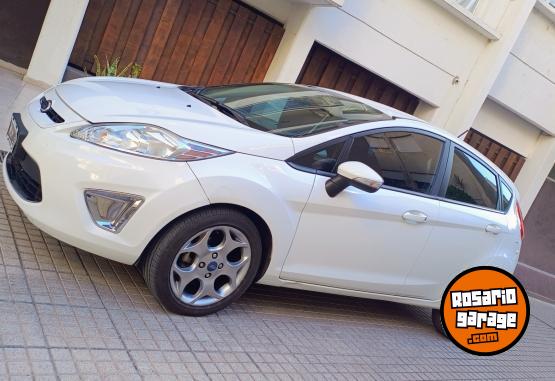 Autos - Ford Fiesta kinetic 2013 Nafta 87000Km - En Venta