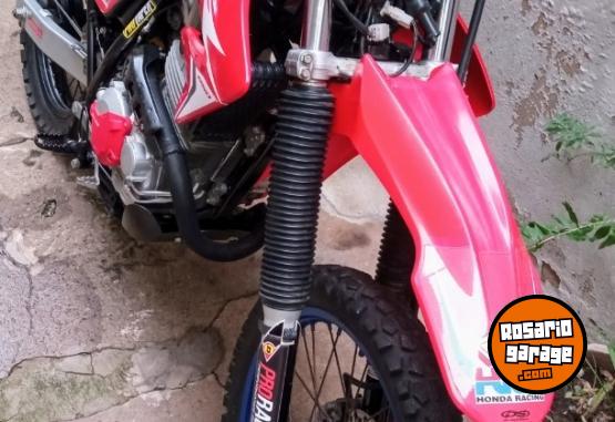 Motos - Honda Tornado 2017 Nafta 30000Km - En Venta