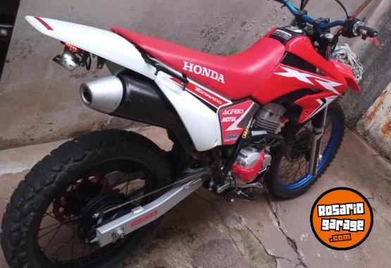 Motos - Honda Tornado 2017 Nafta 30000Km - En Venta