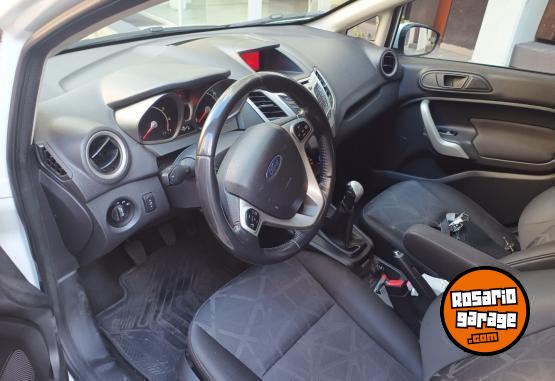 Autos - Ford Fiesta Kinetic Titanium 2013 Nafta 87360Km - En Venta