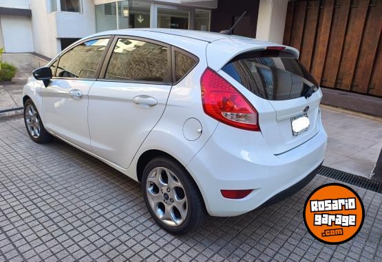Autos - Ford Fiesta Kinetic Titanium 2013 Nafta 87360Km - En Venta