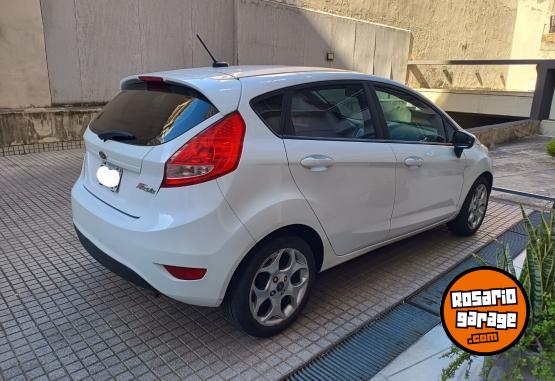 Autos - Ford Fiesta Kinetic Titanium 2013 Nafta 87360Km - En Venta