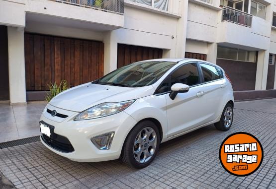 Autos - Ford Fiesta Kinetic Titanium 2013 Nafta 87360Km - En Venta