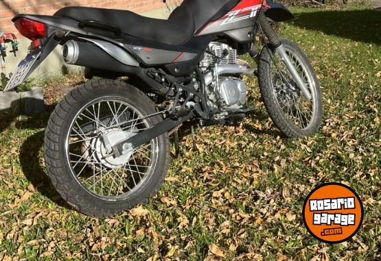 Motos - Zanella ZT 150 2022 Nafta 10100Km - En Venta