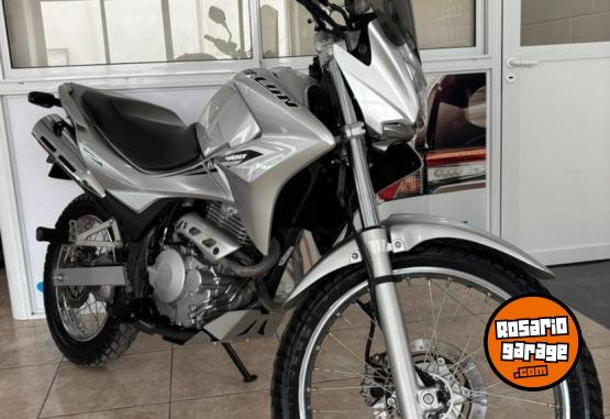 Motos - Honda FALCON 400CC 2015 Nafta 9849Km - En Venta