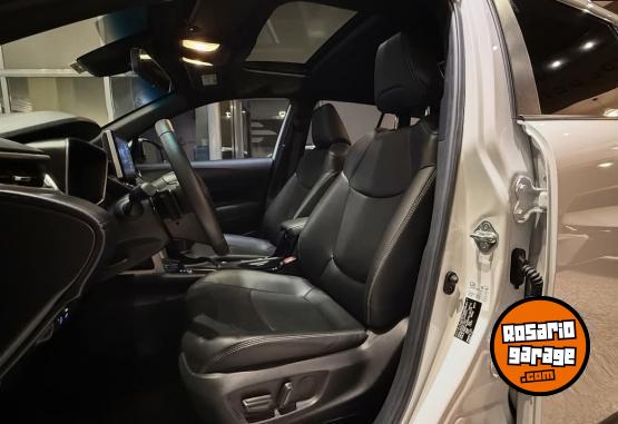 Autos - Toyota COROLLA CROSS SE-G 2024 Nafta 10000Km - En Venta
