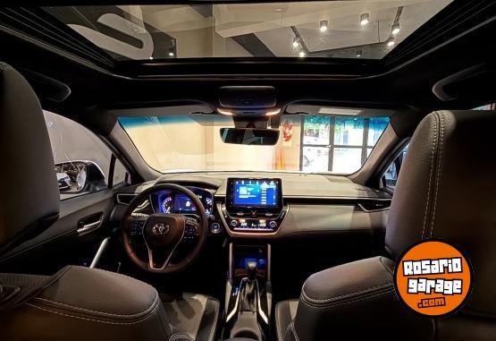 Autos - Toyota COROLLA CROSS SE-G 2024 Nafta 10000Km - En Venta