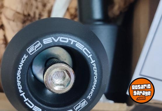 Accesorios para Motos - SLIDERS CHASIS PARA KAWASAKI Z900, 900 RS - En Venta