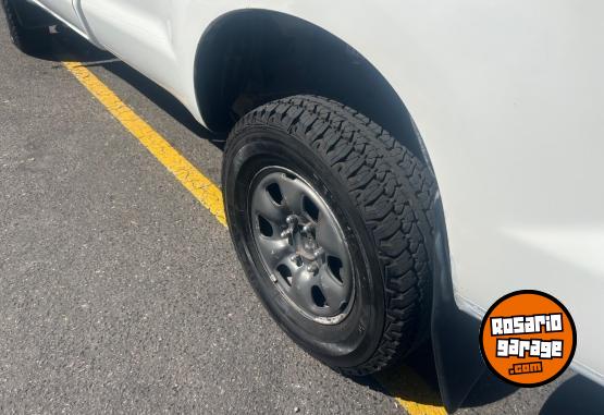 Camionetas - Toyota Hilux 2.5 c/s 2006 Diesel 250000Km - En Venta
