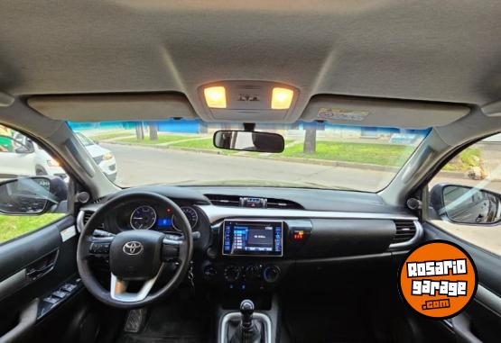 Camionetas - Toyota Hilux Pick-Up 2.8 Cd Srv 2016 Diesel 240000Km - En Venta