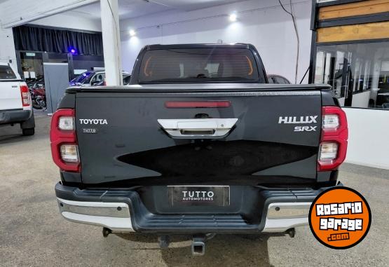 Camionetas - Toyota Hilux srx 2021 Diesel 110000Km - En Venta