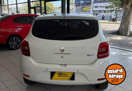 Autos - Renault Sandero Privilege 2017 Nafta 110000Km - En Venta