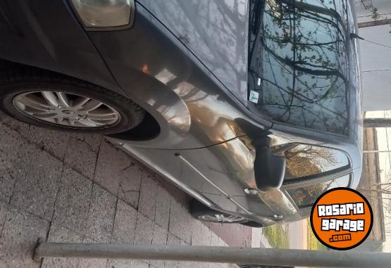 Autos - Renault Logan 2012 GNC 206000Km - En Venta