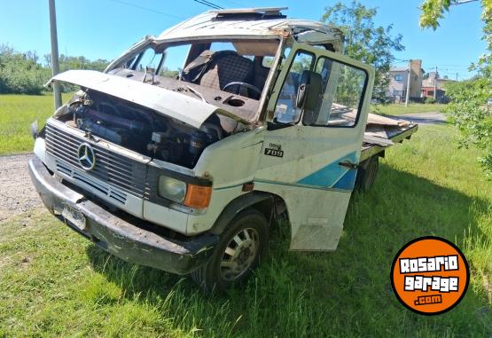 Camiones y Grúas - Mercedes benz 709 1994 - En Venta