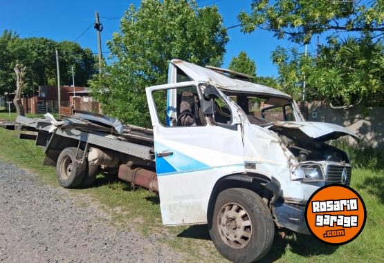 Camiones y Grúas - Mercedes benz 709 1994 - En Venta