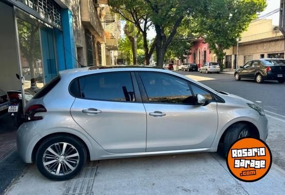 Autos - Peugeot 208 2017 Nafta 88000Km - En Venta