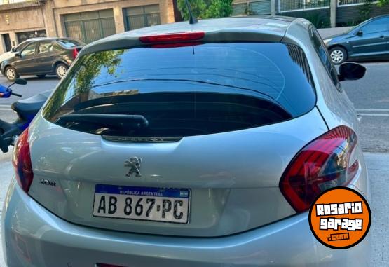 Autos - Peugeot 208 2017 Nafta 88000Km - En Venta