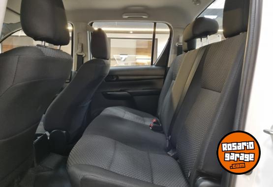 Camionetas - Toyota HILUX DC DX 2.4L 4X4 2020 Diesel 180000Km - En Venta