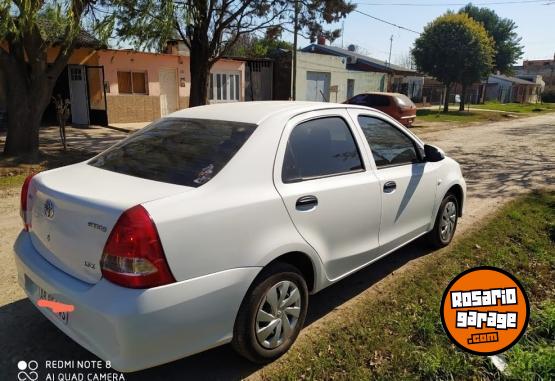 Autos - Toyota Etios 2017 GNC 68000Km - En Venta