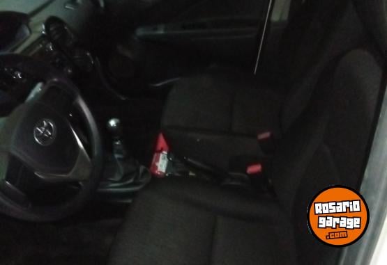 Autos - Toyota Etios 2017 GNC 68000Km - En Venta