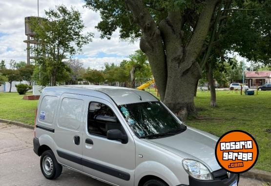 Utilitarios - Renault Kangoo 2017 GNC 145000Km - En Venta
