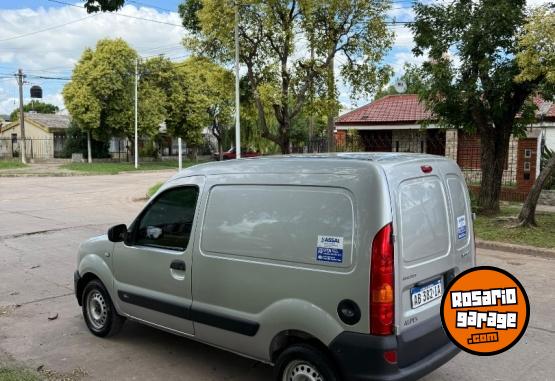 Utilitarios - Renault Kangoo 2017 GNC 145000Km - En Venta