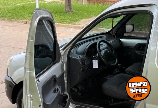 Utilitarios - Renault Kangoo 2017 GNC 145000Km - En Venta