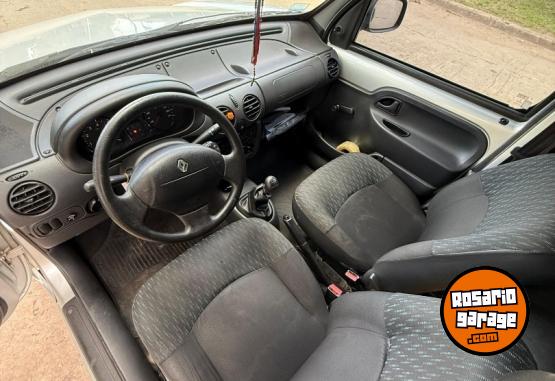 Utilitarios - Renault Kangoo 2017 GNC 145000Km - En Venta