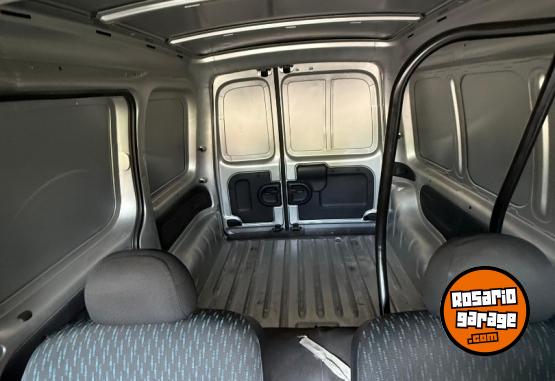 Utilitarios - Renault Kangoo 2017 GNC 145000Km - En Venta