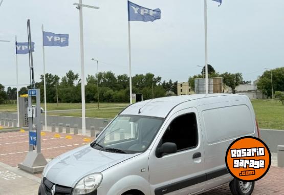Utilitarios - Renault Kangoo 2017 GNC 145000Km - En Venta