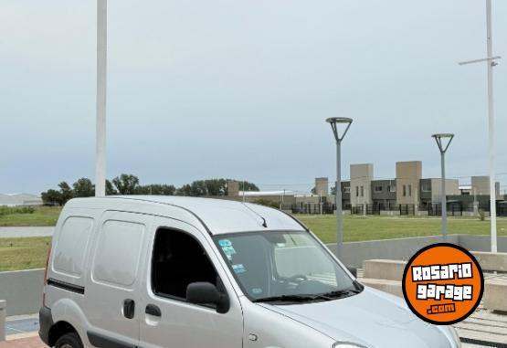 Utilitarios - Renault Kangoo 2017 GNC 145000Km - En Venta