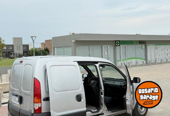 Utilitarios - Renault Kangoo 2017 GNC 145000Km - En Venta