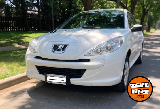 Autos - Peugeot 207 compact Allure 1,4 2015 Nafta 146000Km - En Venta