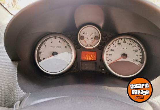 Autos - Peugeot 207 compact Allure 1,4 2015 Nafta 146000Km - En Venta