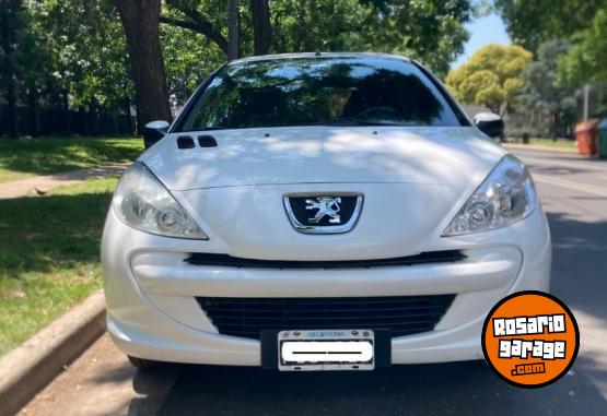 Autos - Peugeot 207 compact Allure 1,4 2015 Nafta 146000Km - En Venta