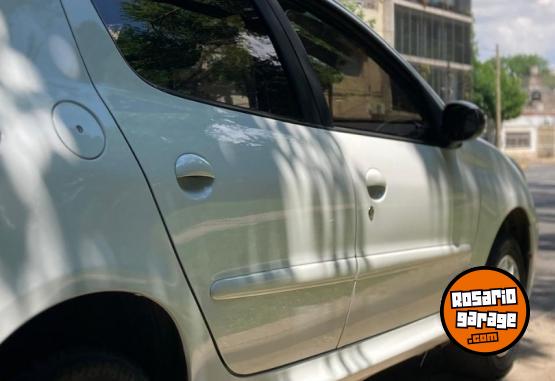 Autos - Peugeot 207 compact Allure 1,4 2015 Nafta 146000Km - En Venta